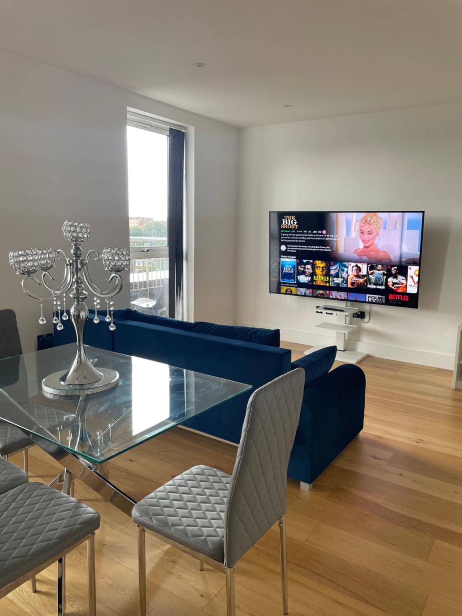 Luxury Top Floor Penthouse Apartment Near Heathrow Лондон Екстериор снимка